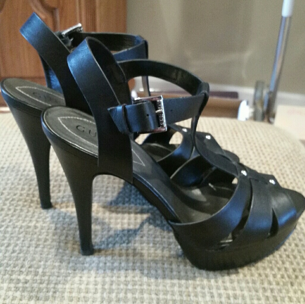 Guess black strapped heels